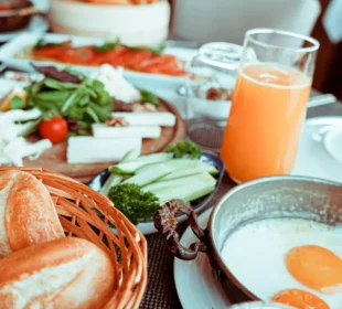 Seattle Brunch Guide: The Best Spots, Hidden Gems & Local Favorites