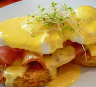 7 Best Places to Enjoy Eggs Benedict in Seattle