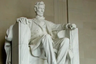 Is There an Abraham Lincoln Statue in King County?