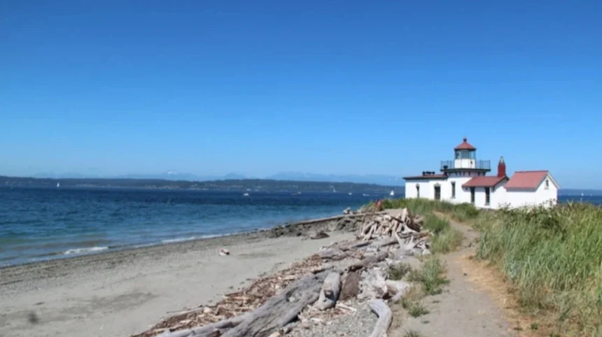 Discovery Park Seattle: Visitor Guide to Trails & Beaches