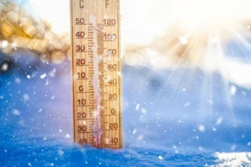 Snow, Gusty Winds and Dangerous Wind Chills Grip Metro Detroit Sunday